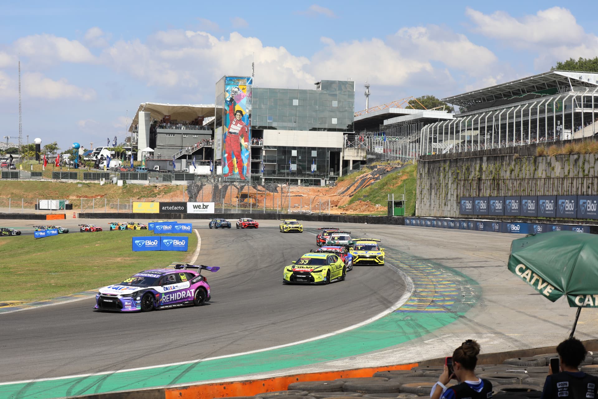 Stock Car Pro Series field streaming through the Senna S at Interlagos